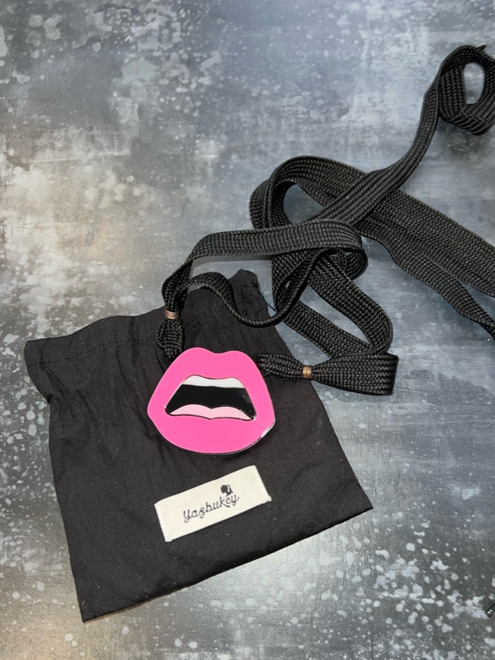 Yazbukey "C'est Ahh" Pink Lips Plexiglass Necklace. - Picture 1 of 10
